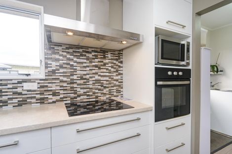 Photo of property in 17 Hilton Grove, Kelvin Grove, Palmerston North, 4414