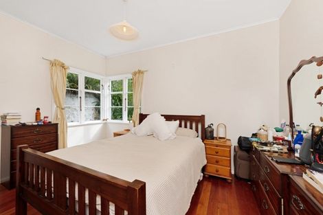 Photo of property in 15 Mertoun Terrace, Highbury, Wellington, 6012
