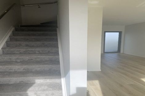Photo of property in 1/35 Renata Crescent, Te Atatu Peninsula, Auckland, 0610