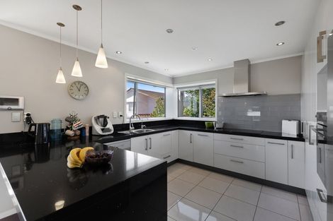 Photo of property in 1/60 Penzance Road, Mairangi Bay, Auckland, 0630