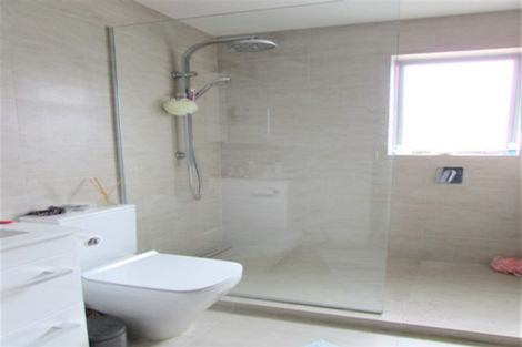 Photo of property in 2/6 The Parade, Island Bay, Wellington, 6023