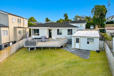 Photo of property in 14 Doone Place, Massey, Auckland, 0614