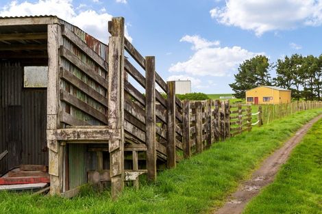 Photo of property in 69 Iredale Road, Hawera, 4610