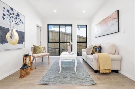 Photo of property in 36 Mcwhirters Farm Lane, Massey, Auckland, 0614