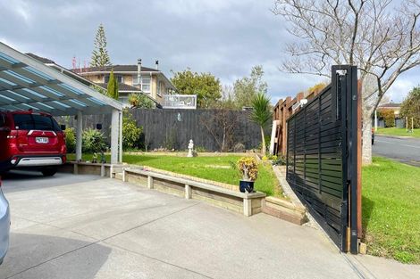 Photo of property in 32 Sunvue Road, Glen Eden, Auckland, 0602