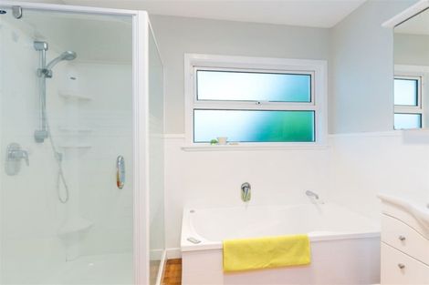 Photo of property in 50 Spencer Street, Crofton Downs, Wellington, 6035