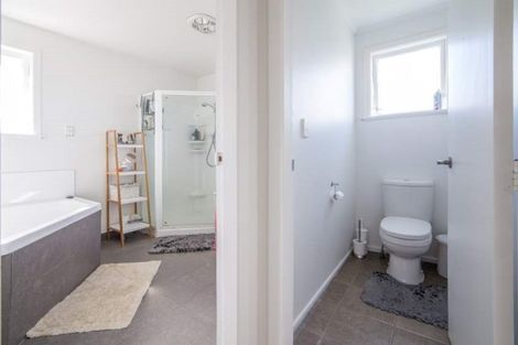 Photo of property in 53 Bruce Road, Glenfield, Auckland, 0629