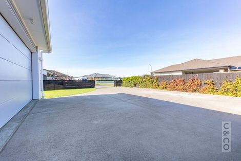 Photo of property in 30 Jelas Drive, Riverhead, 0820