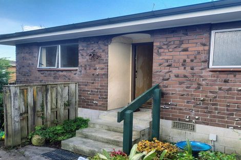 Photo of property in 2/37 Blacklock Avenue, Henderson, Auckland, 0612