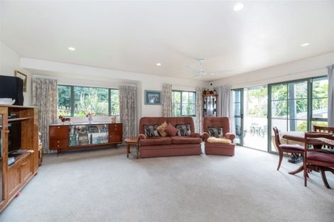 Photo of property in 10/485 Don Buck Road, Massey, Auckland, 0614