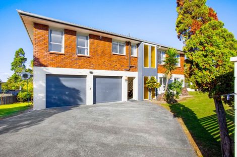 Photo of property in 22 Hartley Terrace, Massey, Auckland, 0614