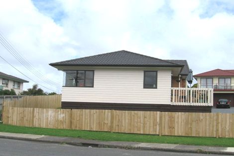 Photo of property in 41 Colwill Road, Massey, Auckland, 0614