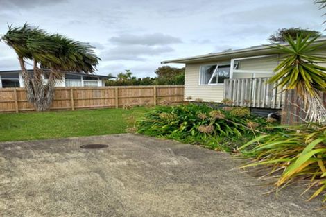 Photo of property in 47 Fairclough Road, Beach Haven, Auckland, 0626