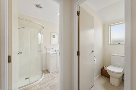 Photo of property in 39 Lakeside Drive, Orewa, 0931