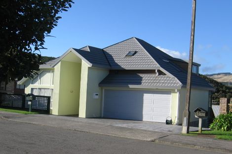 Photo of property in 8 Aintree Grove, Churton Park, Wellington, 6037