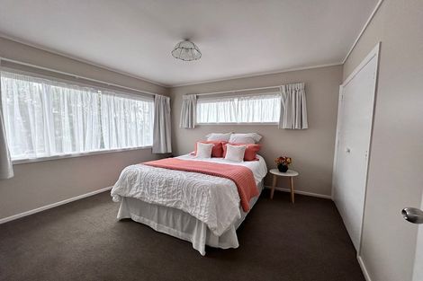 Photo of property in 15f1 Bloomsbury Grove, Newlands, Wellington, 6037