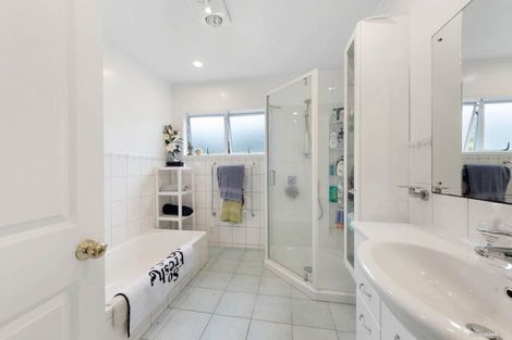 Photo of property in 464 Don Buck Road, Massey, Auckland, 0614