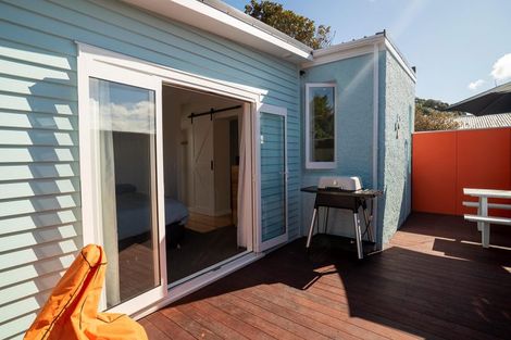 Photo of property in 197 Sutherland Road, Lyall Bay, Wellington, 6022