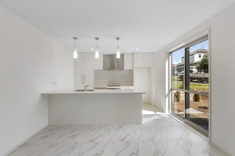 Photo of property in 47a Lynwood Road, New Lynn, Auckland, 0600