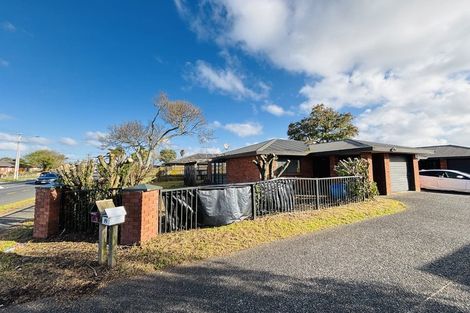 Photo of property in 21 Robertson Road, Favona, Auckland, 2024
