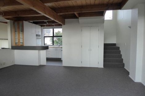 Photo of property in 80u2 Hobson Street, Thorndon, Wellington, 6011
