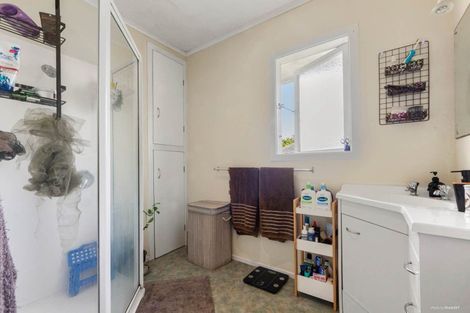Photo of property in 11a Kervil Avenue, Te Atatu Peninsula, Auckland, 0610