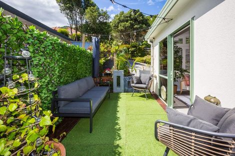 Photo of property in 56 Kakariki Grove, Waikanae, 5036