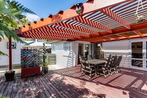 Photo of property in 3 Glen Alice Grove, Naenae, Lower Hutt, 5011