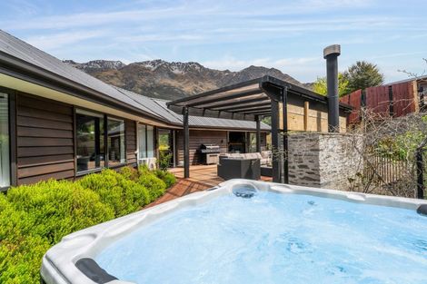 Photo of property in 5 Haines Way, Arthurs Point, Queenstown, 9371