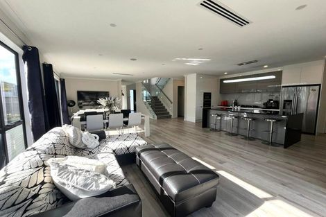 Photo of property in 64 Mettam Drive, Swanson, Auckland, 0614