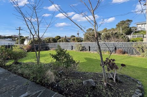 Photo of property in 14 Barclay Street, Newlands, Wellington, 6037