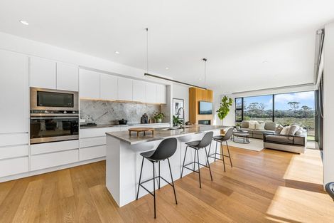 Photo of property in 8 Miran Lane, Red Beach, 0932