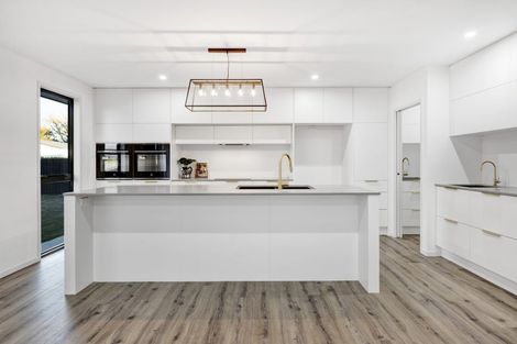 Photo of property in 74 Turuturu Road, Hawera, 4674