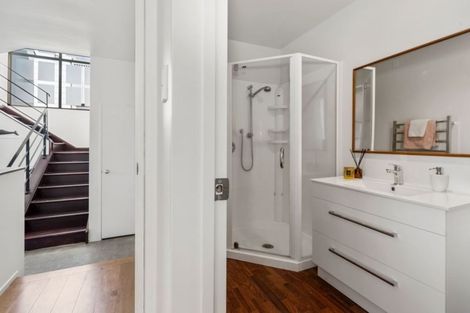 Photo of property in 2 Milton Road, Northcote Point, Auckland, 0627