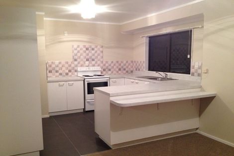 Photo of property in 2/65 Golf Road, New Lynn, Auckland, 0600