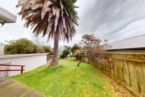 Photo of property in 33 Dale Road, Raumati South, Paraparaumu, 5032