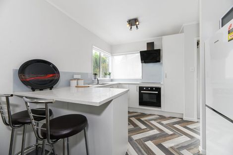 Photo of property in 23 Tawa Road, Te Atatu Peninsula, Auckland, 0610