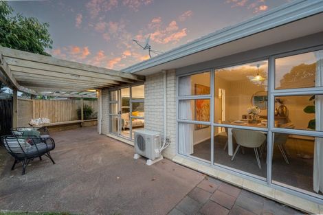 Photo of property in 66 Golfland Drive, Golflands, Auckland, 2013