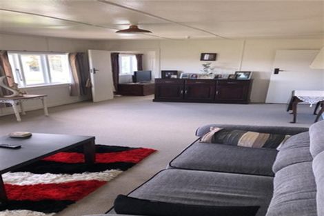 Photo of property in 8 Omokoroa Road, Omokoroa, 3114