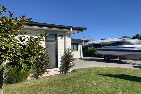 Photo of property in 35 Noumea Drive, Rangatira Park, Taupo, 3330