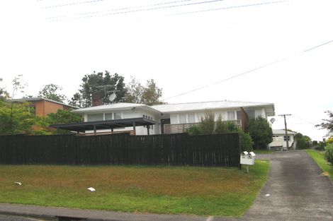 Photo of property in 2/65 Hogans Road, Glenfield, Auckland, 0629