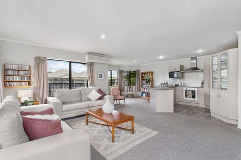 Photo of property in 6 Hawkins Place, Rangiora, 7400