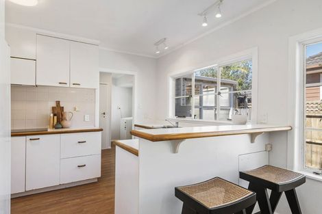 Photo of property in 6 Alma Road, Milford, Auckland, 0620