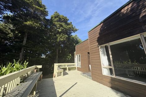 Photo of property in 235 Forest Road, Waiatarua, Auckland, 0612