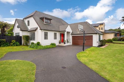 Photo of property in 4 Opal Close, Rosedale, Auckland, 0632