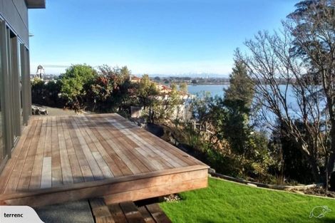 Photo of property in 5 Te Awakura Terrace, Mount Pleasant, Christchurch, 8081