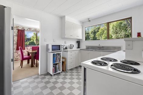 Photo of property in 2 Rokewa Way, Paparangi, Wellington, 6037