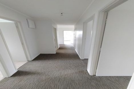 Photo of property in 61 Harrington Road, Henderson, Auckland, 0610