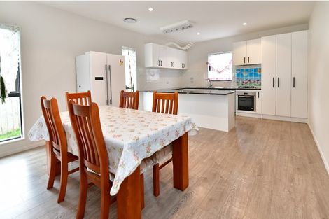 Photo of property in 16 Kahu Close, Orewa, 0931