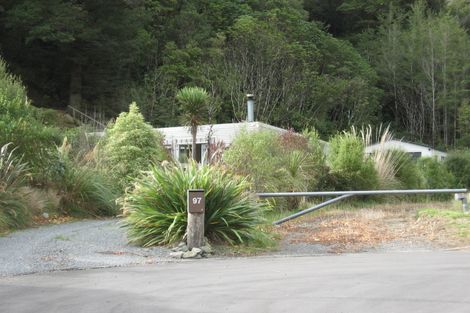 Photo of property in 97 Tawhai Street, Stokes Valley, Lower Hutt, 5019